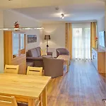 Appartement-haus Blumenhof Бад-Грисбах