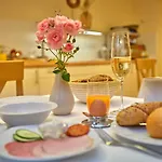 Apart Otel Appartement-haus Blumenhof 3*